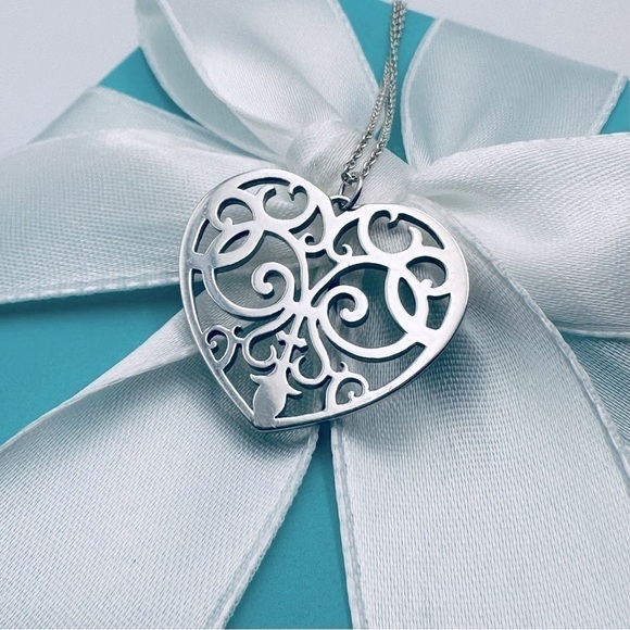 Tiffany & Co. 20” Enchant Heart Necklace in Silver with Pouch and Box - Picture 1 of 9